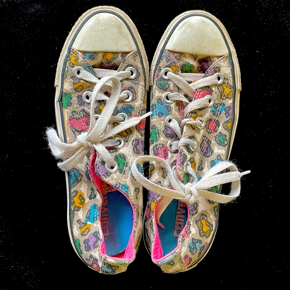 Women’s size 6 Converse All Star sneakers